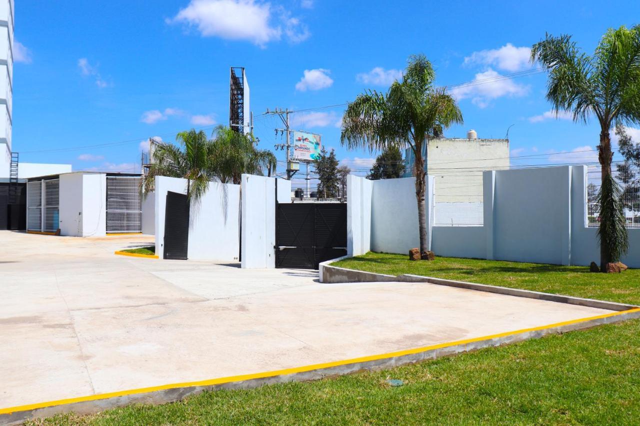 Hotel Bugari Aeropuerto Guadalajara Las Pintas Екстериор снимка