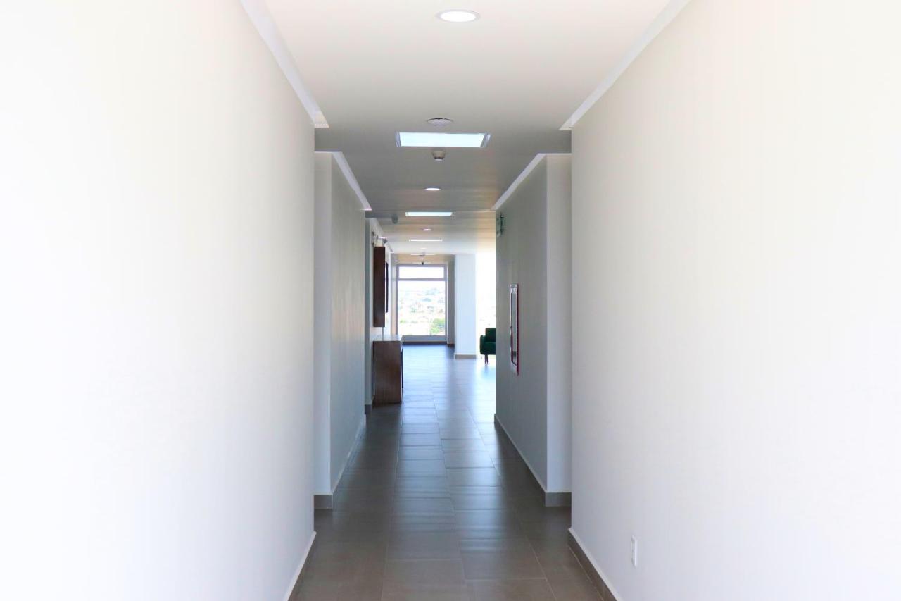 Hotel Bugari Aeropuerto Guadalajara Las Pintas Екстериор снимка